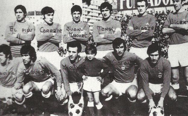 Marianín, en una alineación del Oviedo del año 72.