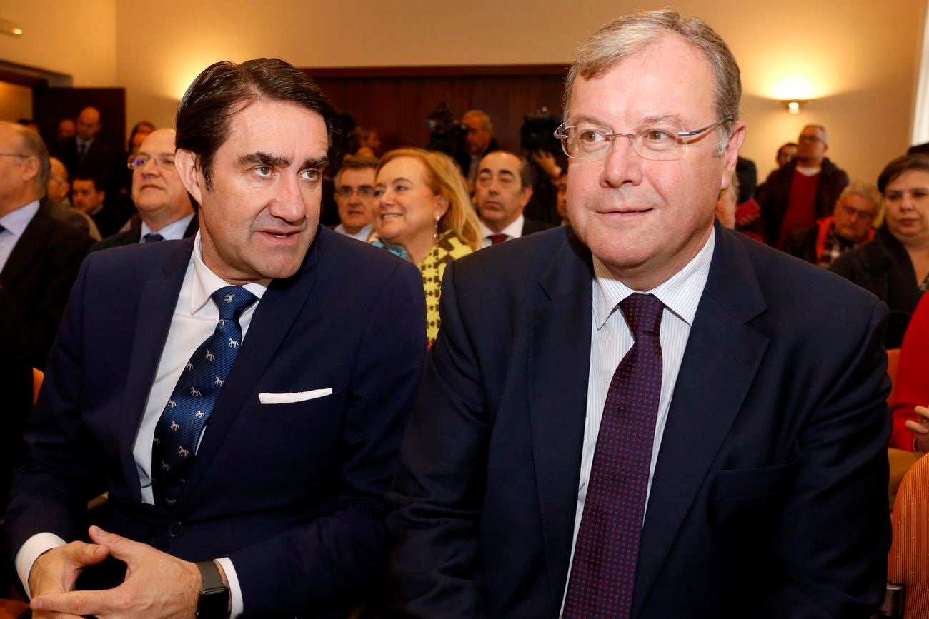 El ministro de Fomento, Íñigo de la Serna, preside en Oviedo el acto de presentación de la Línea Alta Velocidad León-Asturias León-Pola de Lena. 