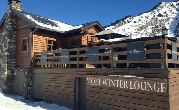 El Moët Winter Lounge es uno de los lugares más frecuentados de la estación catalana