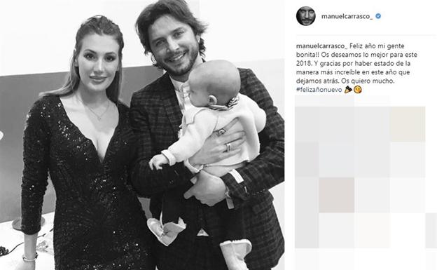 Manu Carraso con Almudena Navalón y su hija Chloe. 