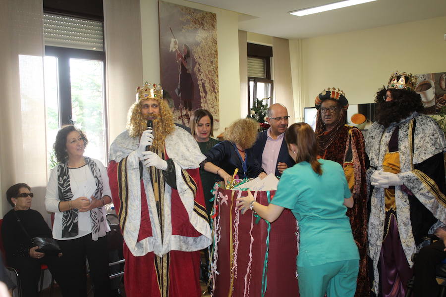 Los Reyes llenan de ilusión Santa Luisa