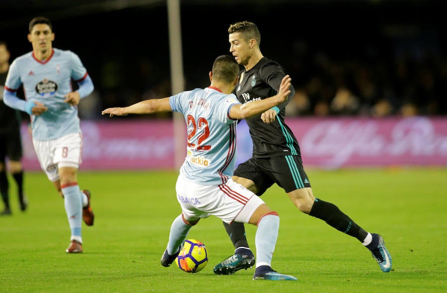 El Real Madrid empató ante el Celta en Balaídos, 2-2, en la jornada 18 de Liga. El cuadro vigués se adelantó con Wass y Bale remontó para los blancos. Sin embargo, Maxi Gómez marcó la igualada en los instantes finales.