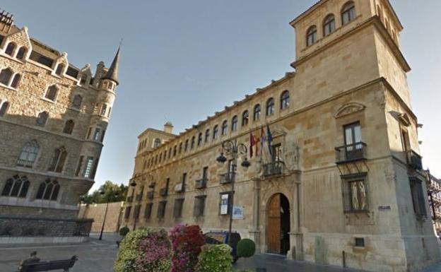 Palacio de los Guzmanes, sede de la Diputación de León.