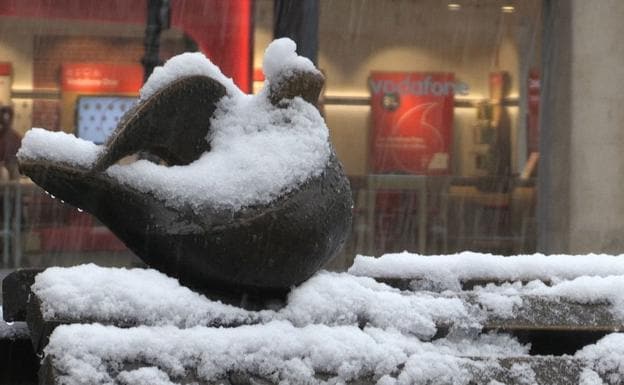 Imagen de la nevada caída ayer en la capital.