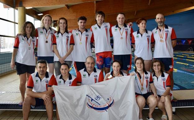 Catorce medallas para el CN León en el V Open Castilla y León Master de Invierno