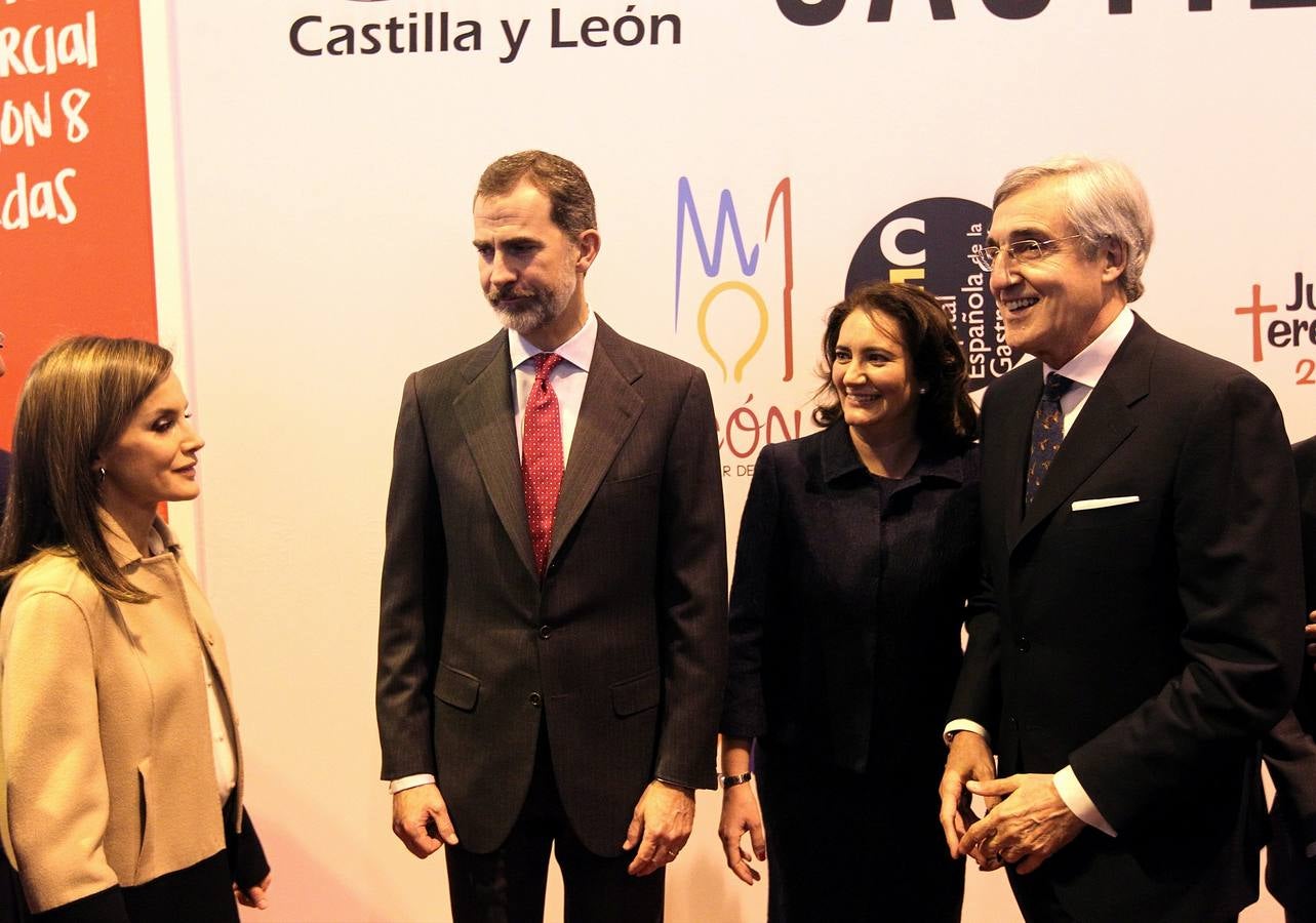 Don Felipe y doña Letizia han conocido de primera mano la oferta de la comunidad y se han interesado por los eventos y conmemoraciones culturales para este año