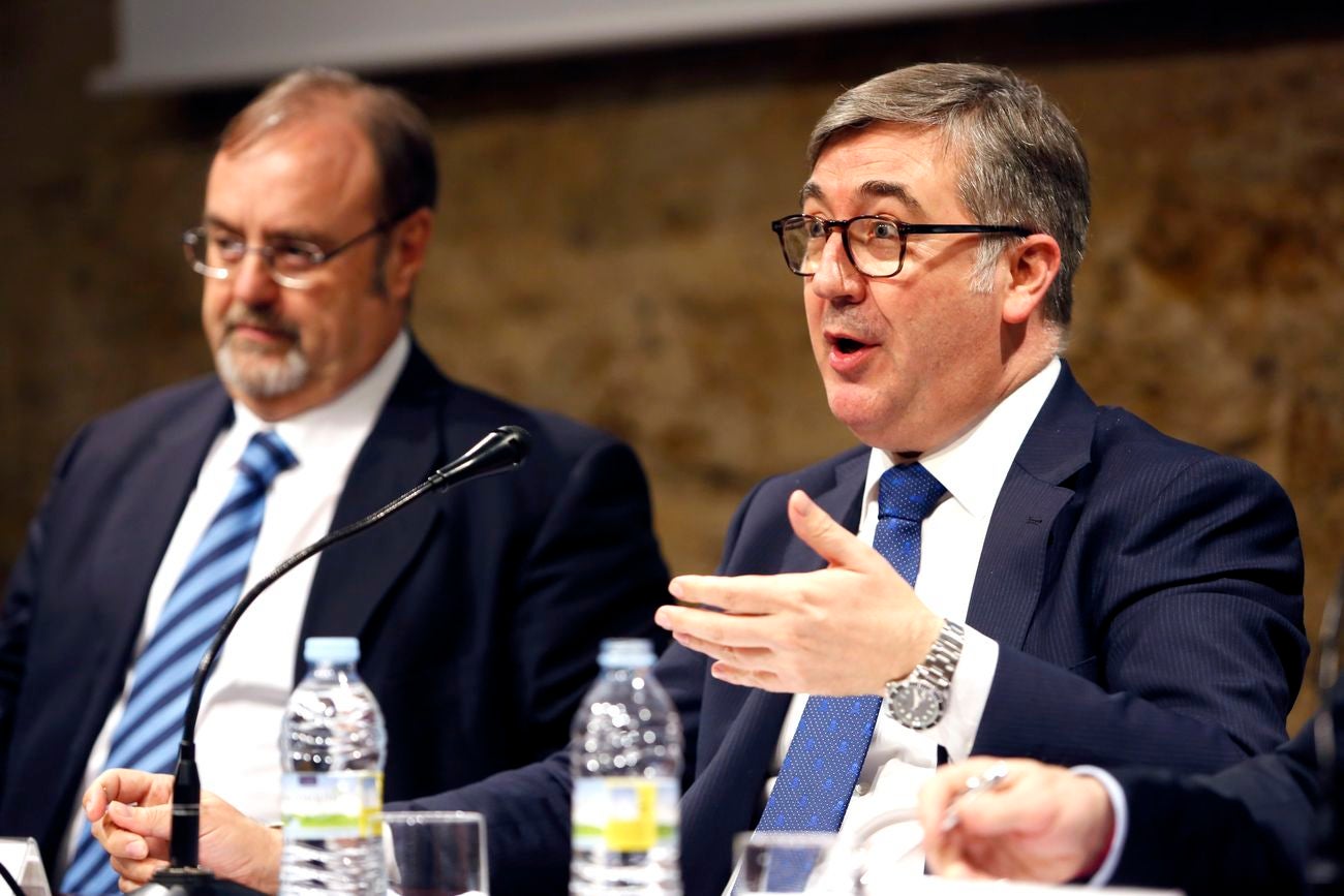 El consejero de Educación, Fernando Rey y el secretario de Estado de Educación, FP y Universidades, Marcial Marín, inauguran el encuentro de trabajo con el consejero de Educación, Cultura y Ordenación Universitaria de Galicia, Román Rodríguez y el de Educación y Cultura de Asturias, Genaro Alonso.