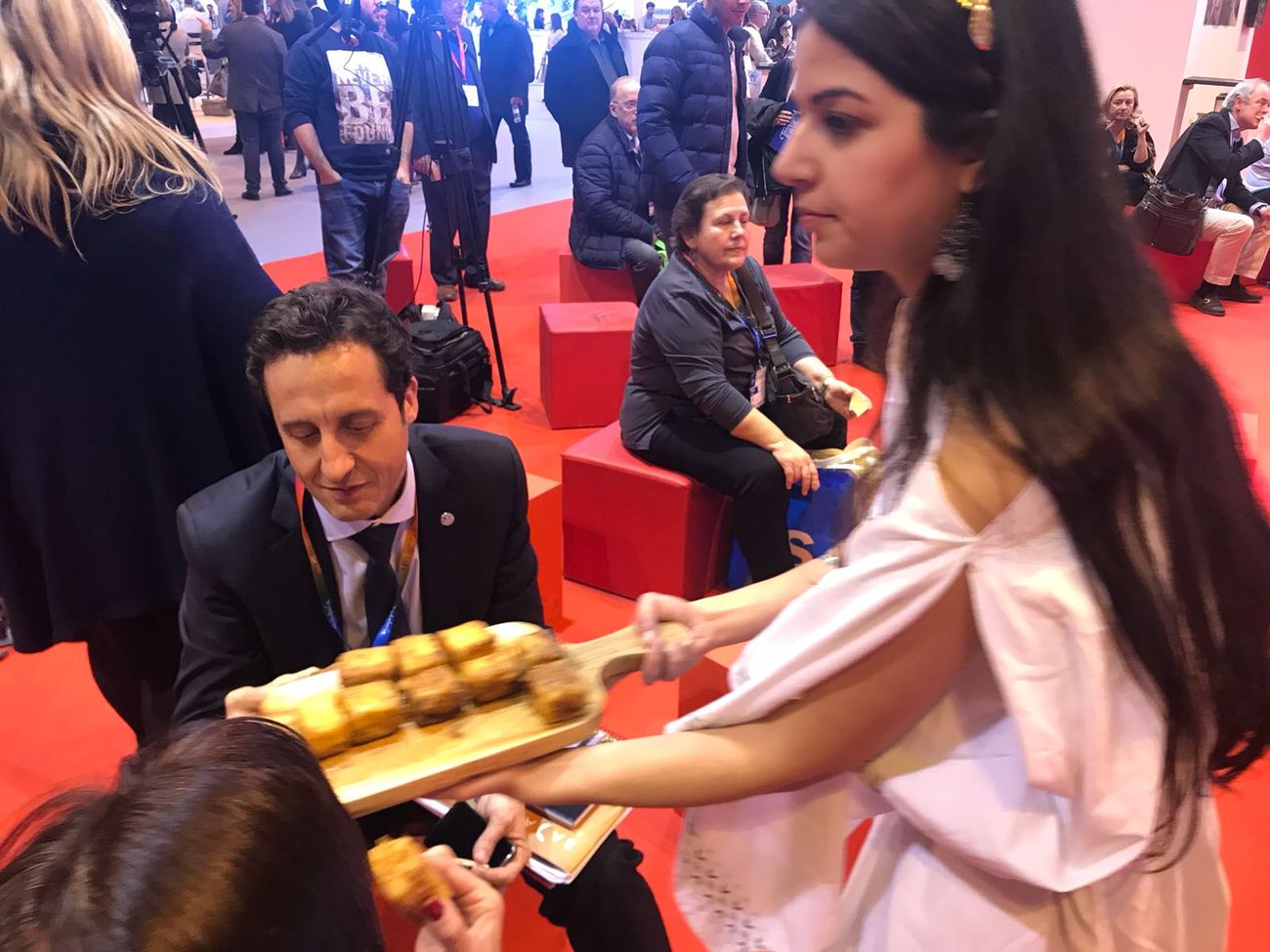 León recibe el testigo como Capital Gastronómica 2018 en Fitur