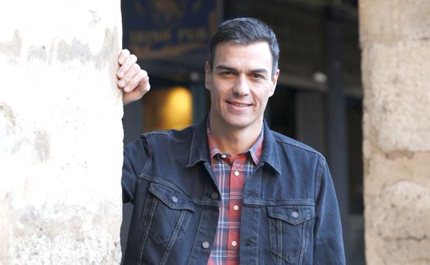 Pedro Sánchez, en la Plaza Mayor de León.