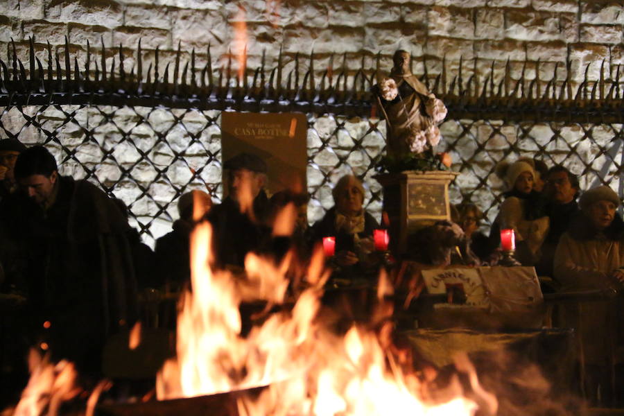 Tradicional hoguera de San Antón