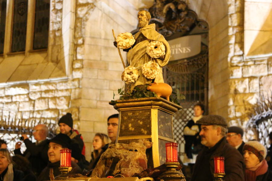 Tradicional hoguera de San Antón