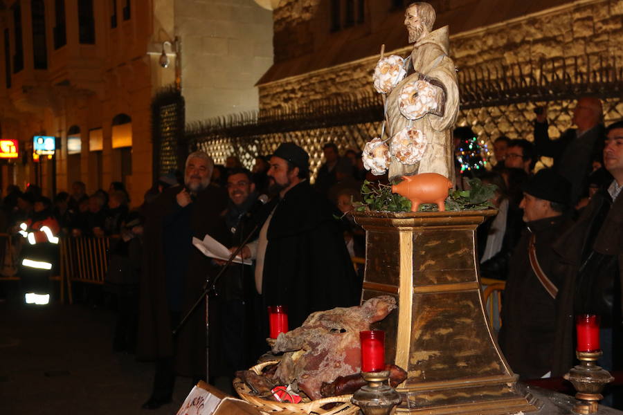 Tradicional hoguera de San Antón