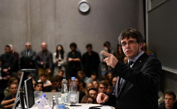 Puigdemont en la Universidad de Copenhague.