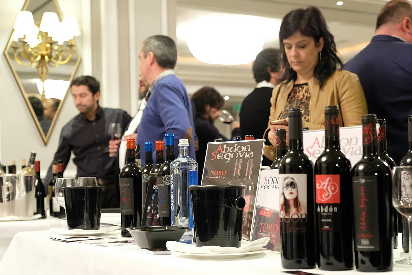 112 bodegas de todas las Denominaciones de Origen regionales han participado en el evento celebrado en el hotel Villa Magna de Madrid