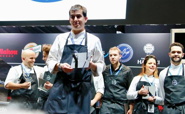 Nanín Pérez, tras recibir el premio.