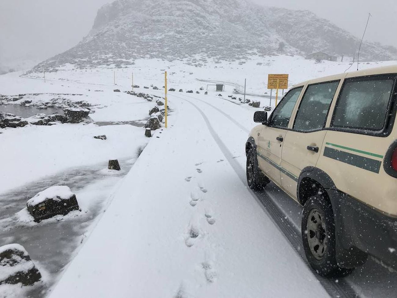La nieve llega a la zona norte de la provincia de León. El temporal se mantendrá a lo largo de las próximas horas