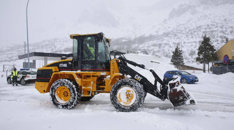 Mañana complicada en el Huerna por la nieve