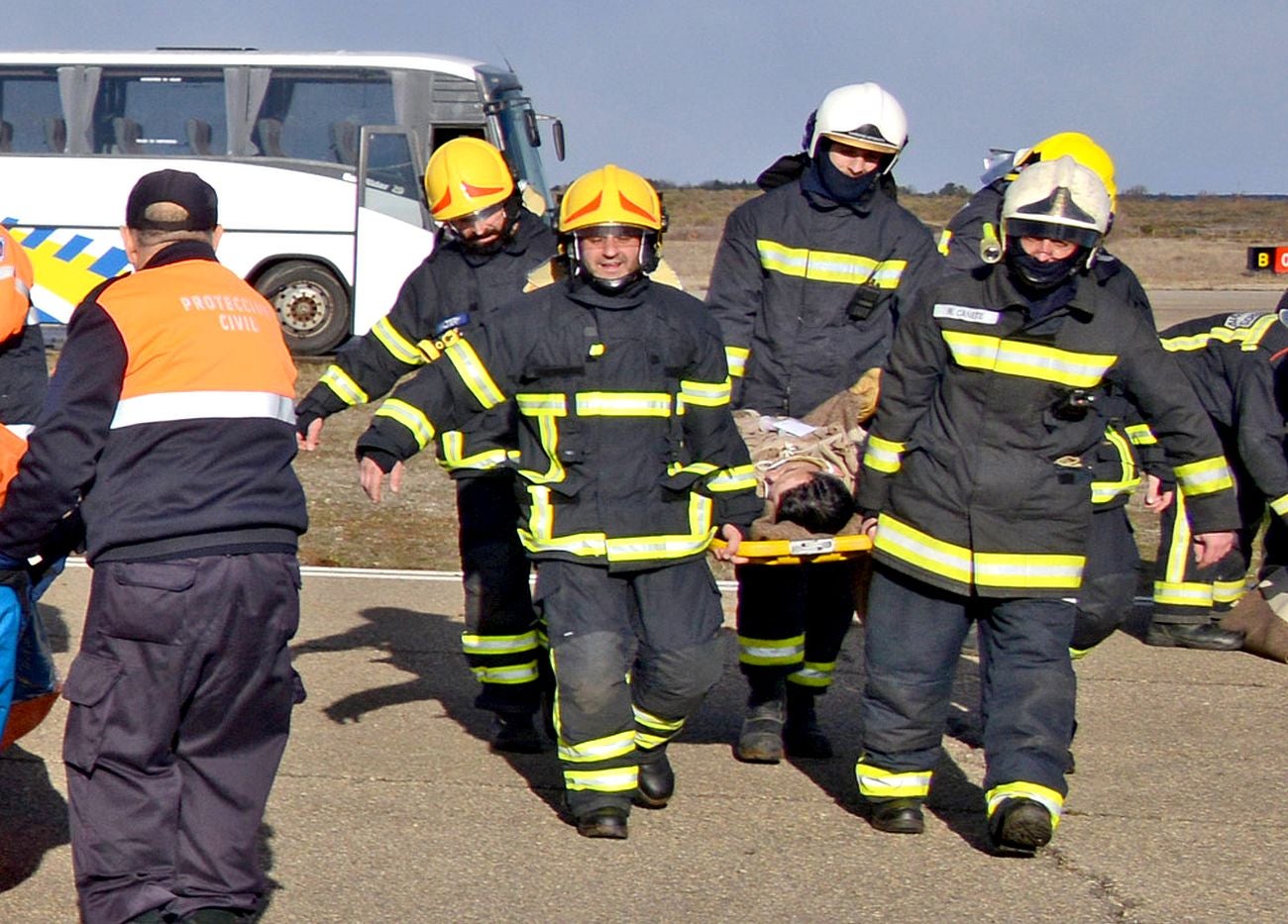El Aeródromo Militar de León y el Aeropuerto de León realizan un Simulacro General de Accidente Aéreo de aeronave civil con la intervención de más de cien personas de distintos colectivos