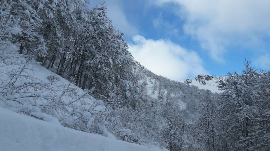 De Panderruedas a Valdeón bajo un manto de nieve