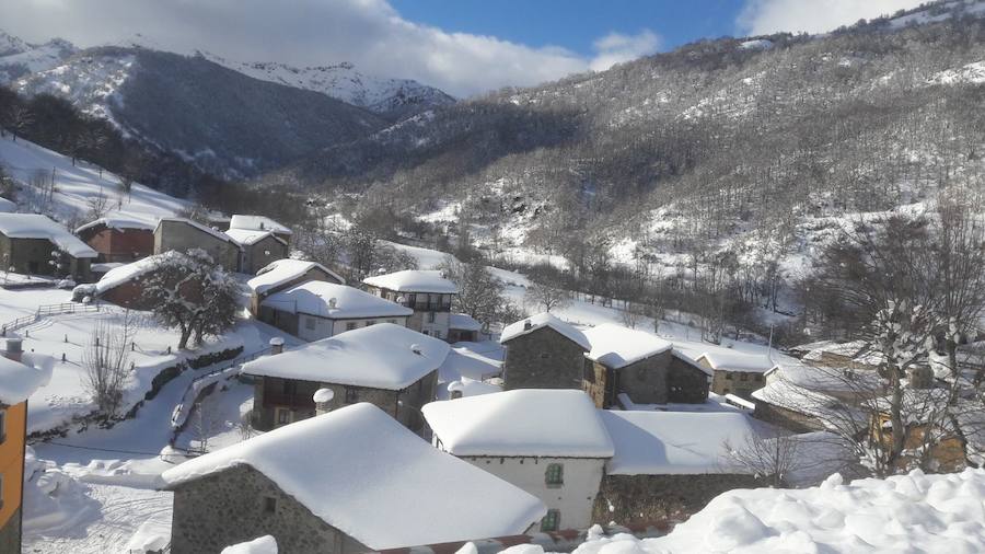 De Panderruedas a Valdeón bajo un manto de nieve