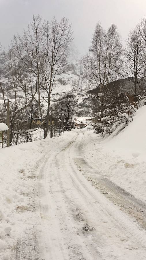 De Panderruedas a Valdeón bajo un manto de nieve