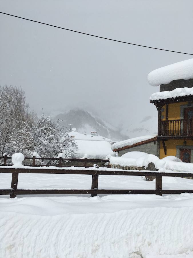 De Panderruedas a Valdeón bajo un manto de nieve