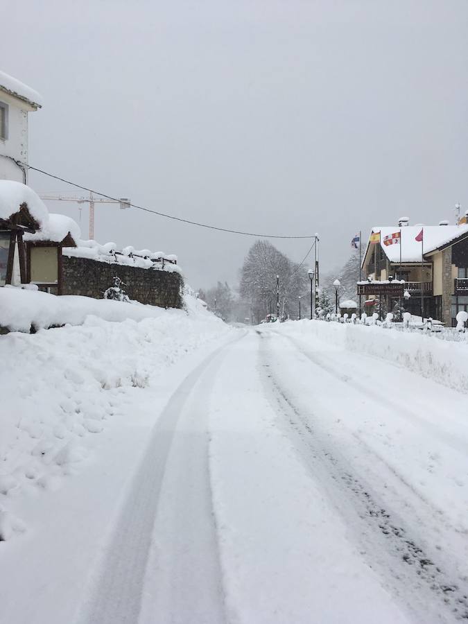 De Panderruedas a Valdeón bajo un manto de nieve