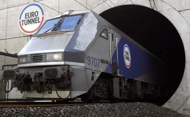 Tren de alta velocidad para el transporte de mercancías entre París y Londres a través del Eurotunnel. 