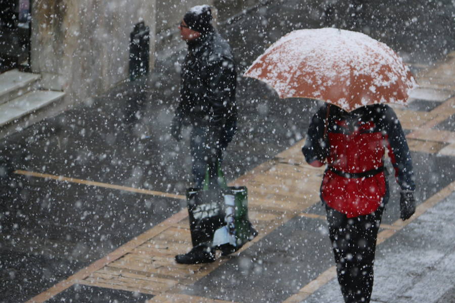 La nieve aterriza en León