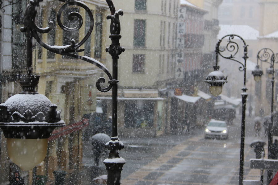 La nieve aterriza en León