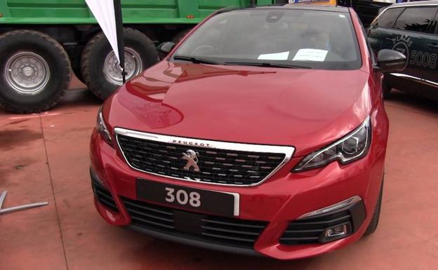 Imagen principal - El nuevo Peugeot 308 llega a Valencia de Don Juan de la mano de Eslauto León