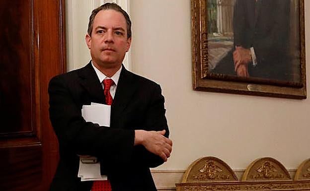 Priebus atiende en la Casa Blanca. 