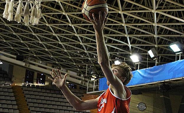 Un lnce de un partido del Fundación.