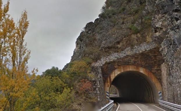 Túnel de Peñarrubia en la carretera Nacional 536.