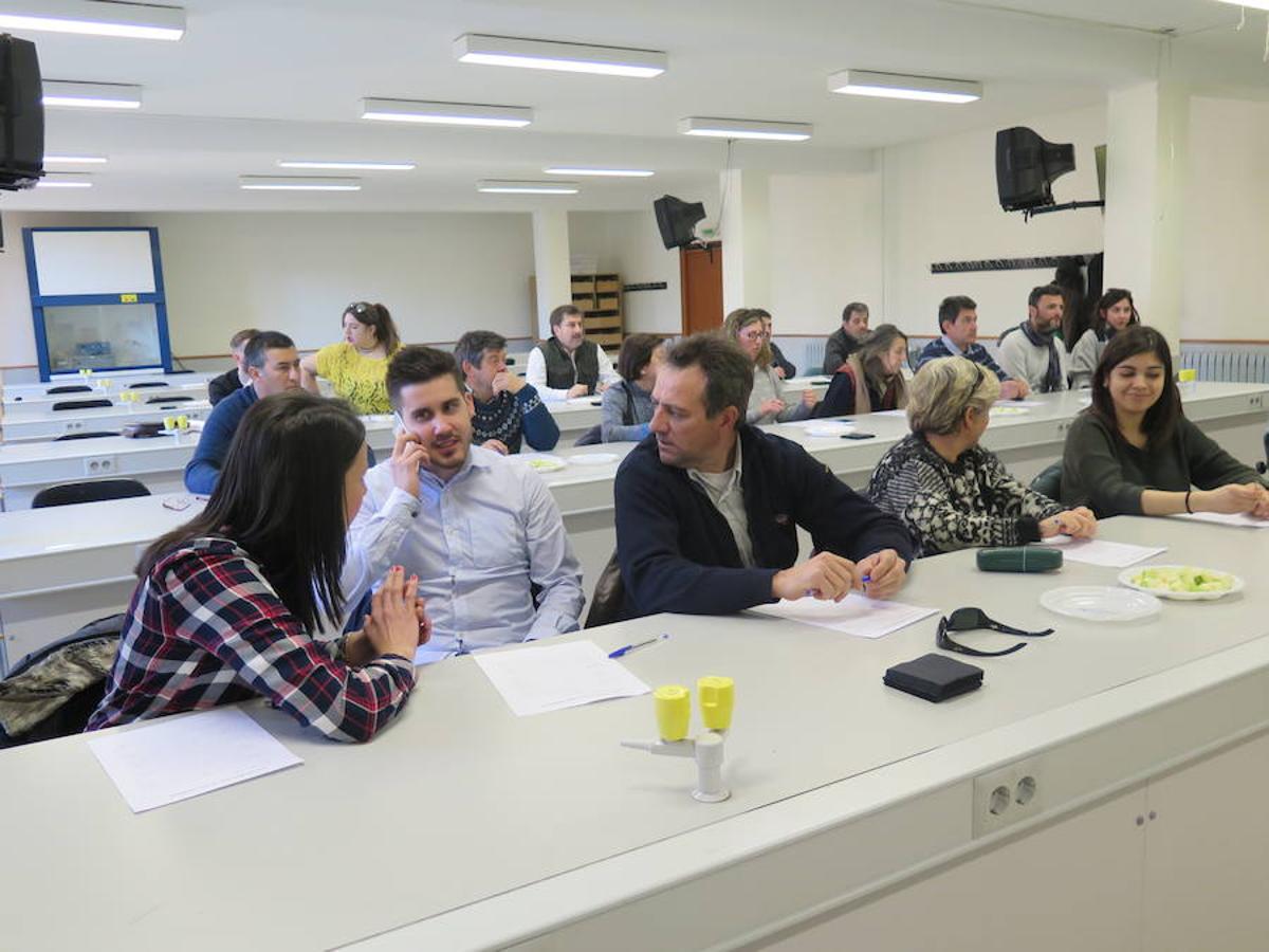 Fotos: Cata de miel en la Universidad con Carolina Rodríguez