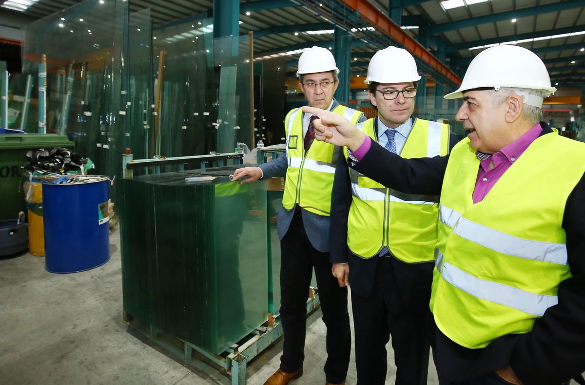 Fotos: El presidente del Partido Popular de Castilla y León visita la comarca del Bierzo