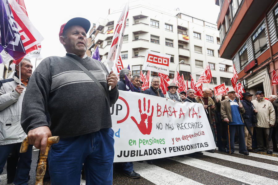 Fotos: Las imágenes de la concentración por las pensiones