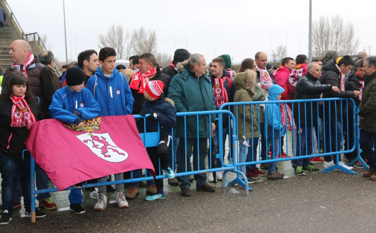 Fotos: La afición lleva en volandas a la Cultural