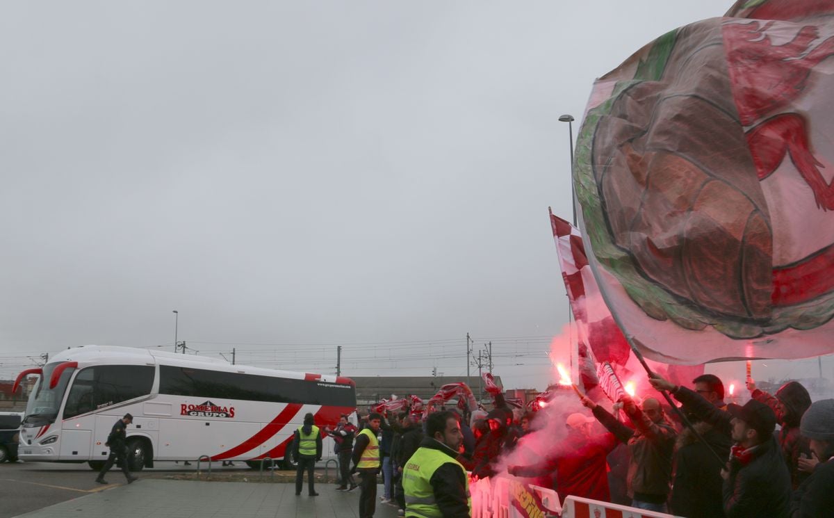 Fotos: La afición lleva en volandas a la Cultural