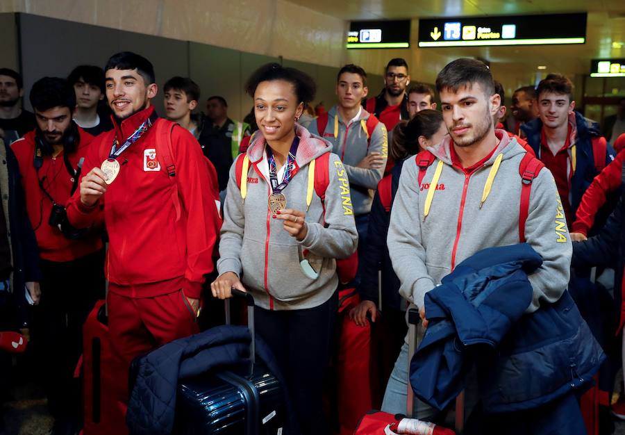 Fotos: Saúl Ordóñez aterriza con su bronce en Madrid