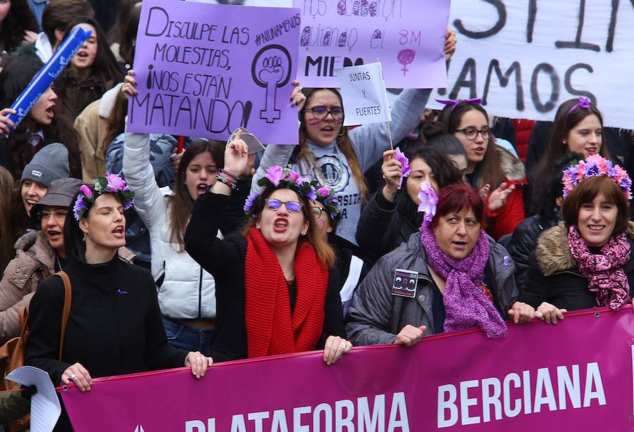 Fotos: Manifiestación 8M en Ponferrada