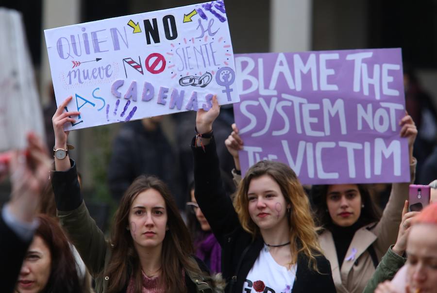 Fotos: Manifiestación 8M en Ponferrada