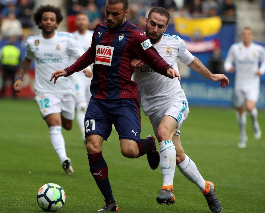 El Real Madrid consigue una sufrida victoria en Eibar de la mano de un Cristiano Ronaldo que con dos goles confirma su buen estado de forma.