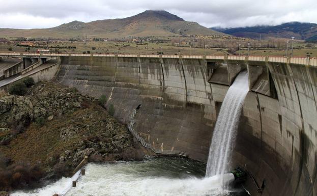 Embalse del Ponton Alto en Segovia.