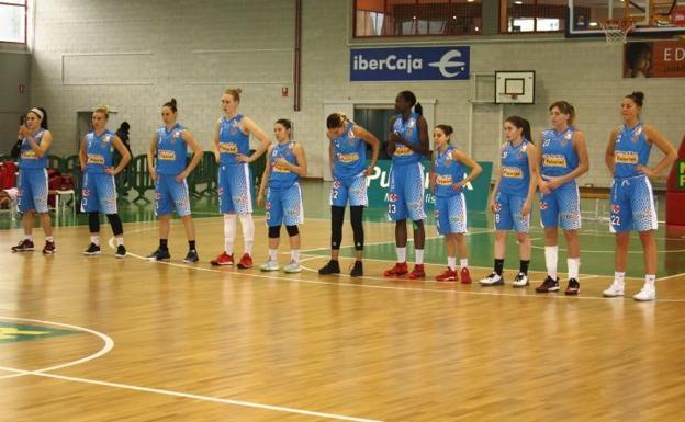 Las jugadoras del Pajariel Bembibre, instantes previos a un partido.