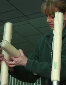 Imagen secundaria 2 - Trabajos previos al inicio de la Semana Santa de 'Las Marías'.
