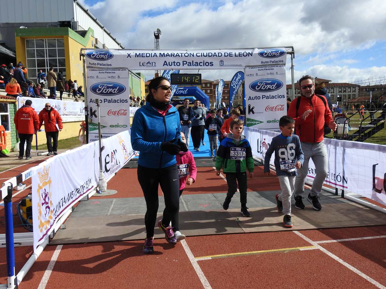 Galería de imágenes de los 2 kilómetros de la Media Maratón de León