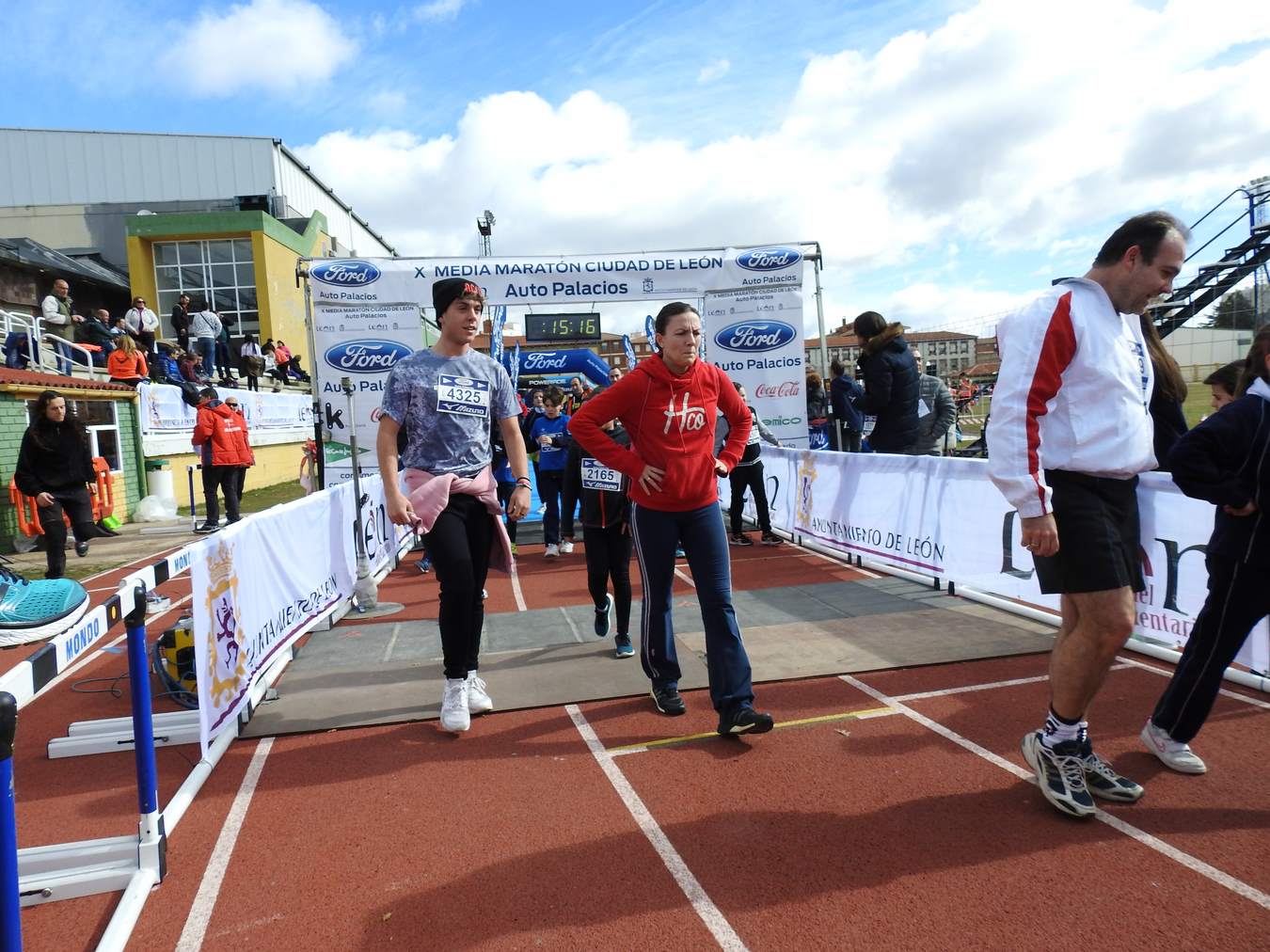 Galería de imágenes de los 2 kilómetros de la Media Maratón de León