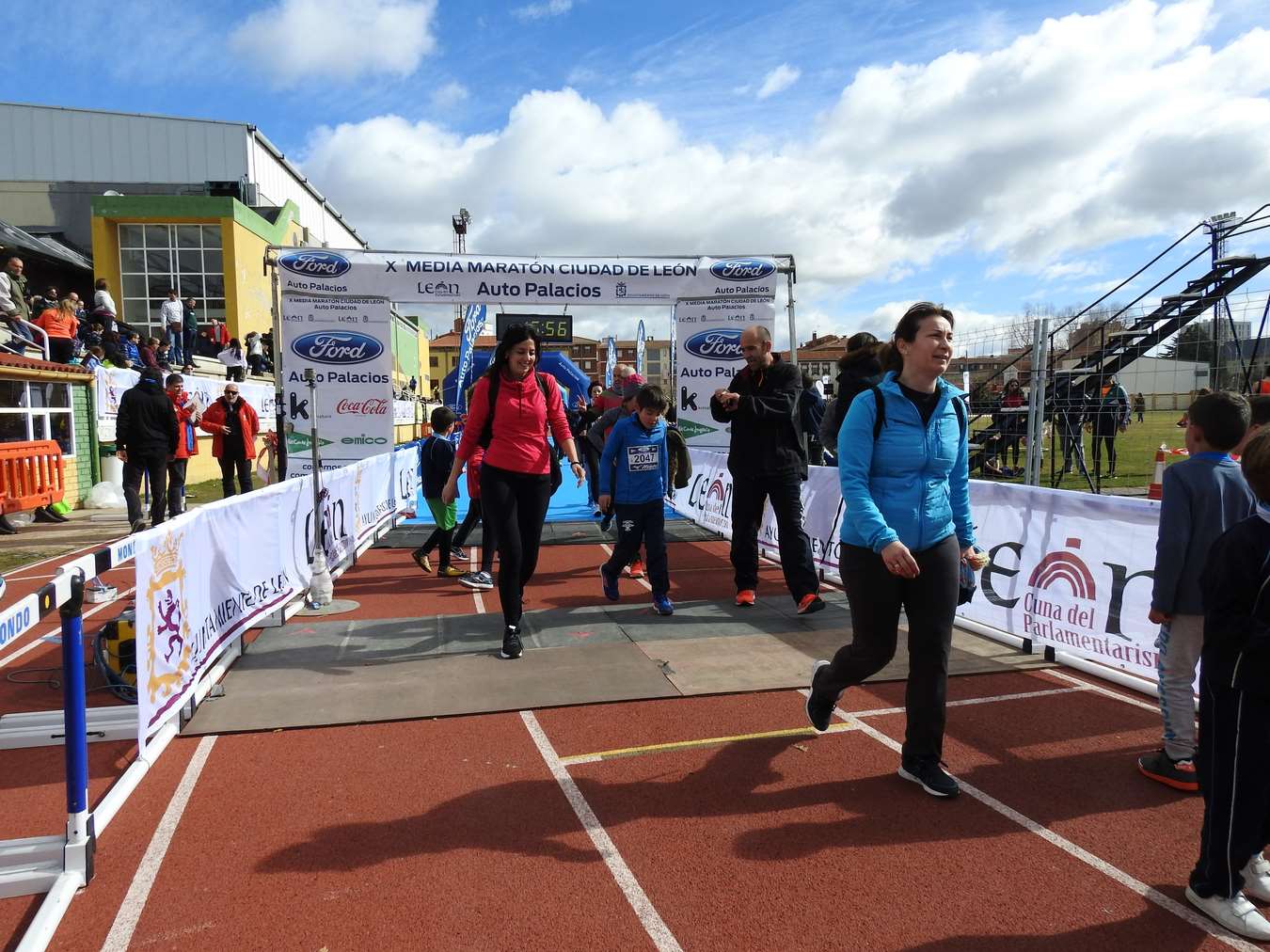 Galería de imágenes de los 2 kilómetros de la Media Maratón de León