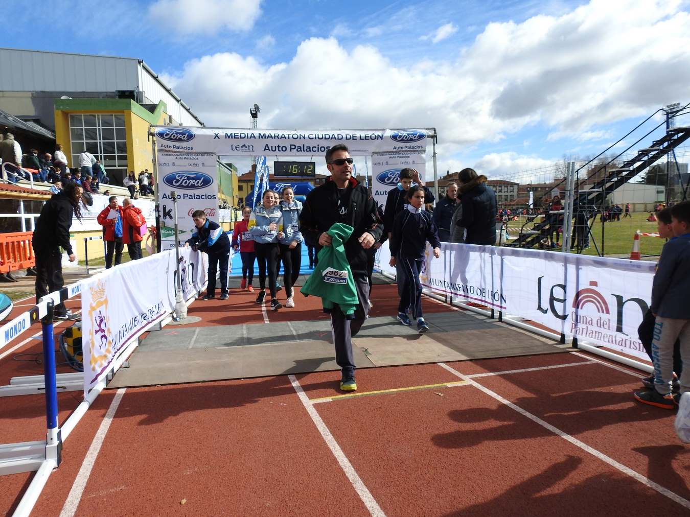 Galería de imágenes de los 2 kilómetros de la Media Maratón de León